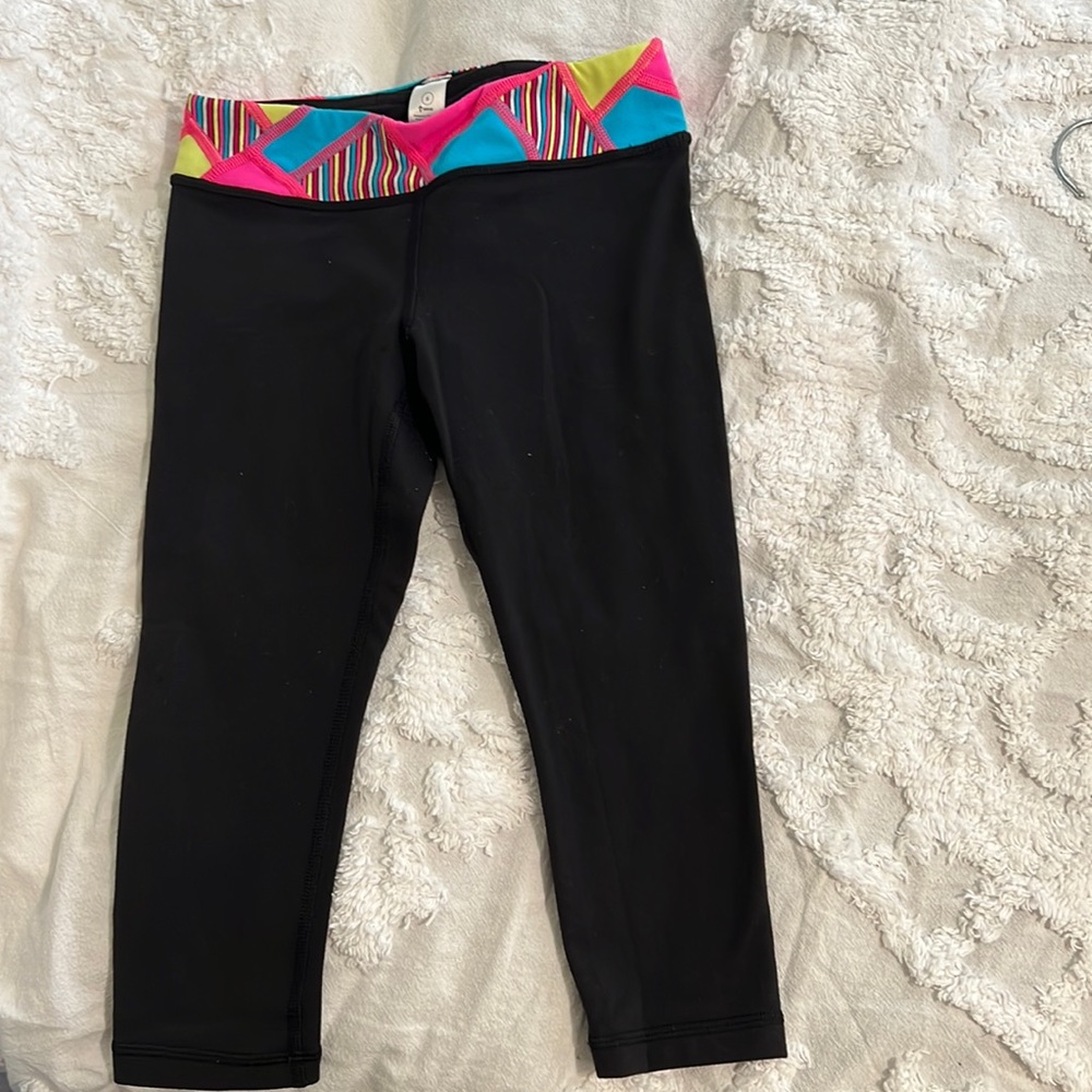 Ivivva Size 6 Capri leggings